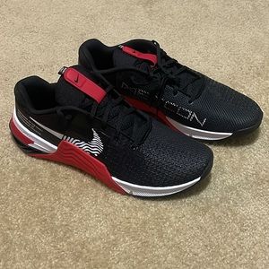 Nike Metcon 8 TB Bred Gym Training Shoes Mens Black Red DV4382 015